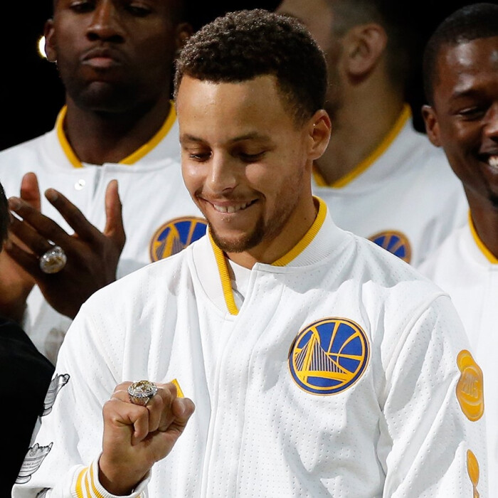 还向看台挥 还向看台挥