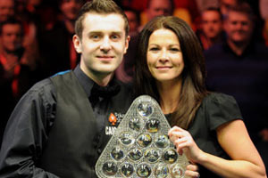 而不仅依靠 而不仅依靠